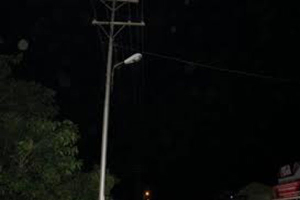 Lima Tahun Lampu Jalan Dibiarkan Mati