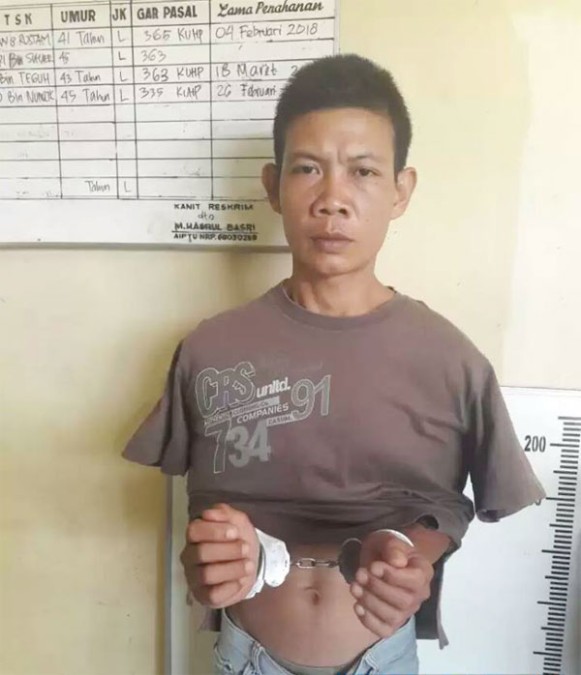 ‎Diduga Tusuk Ibu Hamil, Abas Dikerangkeng ‎