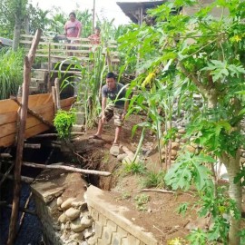 Irigasi Jebol, Dua Rumah Warga Terancam Ambruk ‎