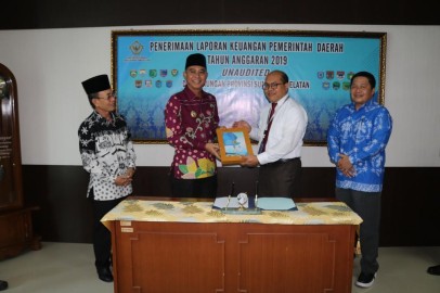 Bupati H2G Serahkan LKPD 2019 Pada BPK Sumsel