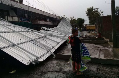 Kios Pedagang Runtuh