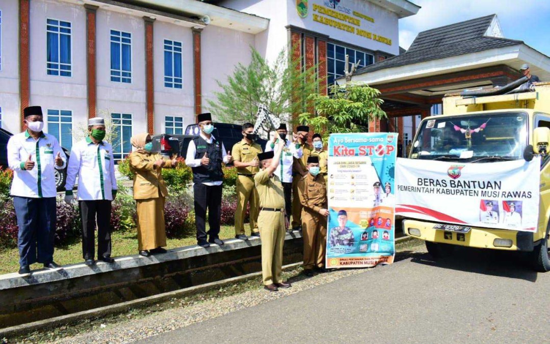 Pemkab Mura Salurkan Bantuan 11 Ton Beras Ke Tuah Negeri
