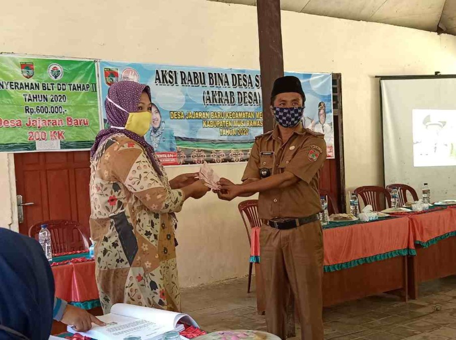 Jajaran Baru I Salurkan BLT DD Tahap II