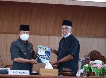 H Sulaiman Kohar Sampaikan LKPJ Tahun 2020 ke DPRD