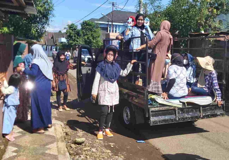 Dasawisma Kelurahan Kenanga Peduli Korban Banjir