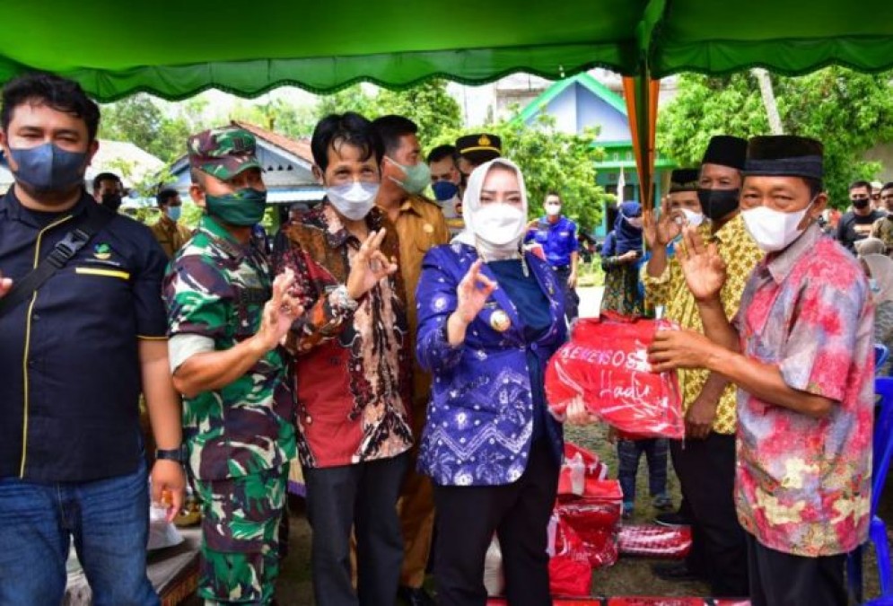 Bupati Mura Beri Bantuan Pada Korban Puting Beliung