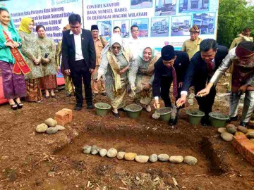 Bupati dan Wakil Bupati Mura Lakukan Peletakan Batu Pertama Pembangunan Kantor BSB