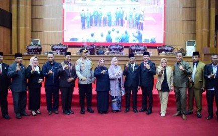 Paripurna DPRD Mura Dengarkan Laporan Pansus Atas Tiga Raperda