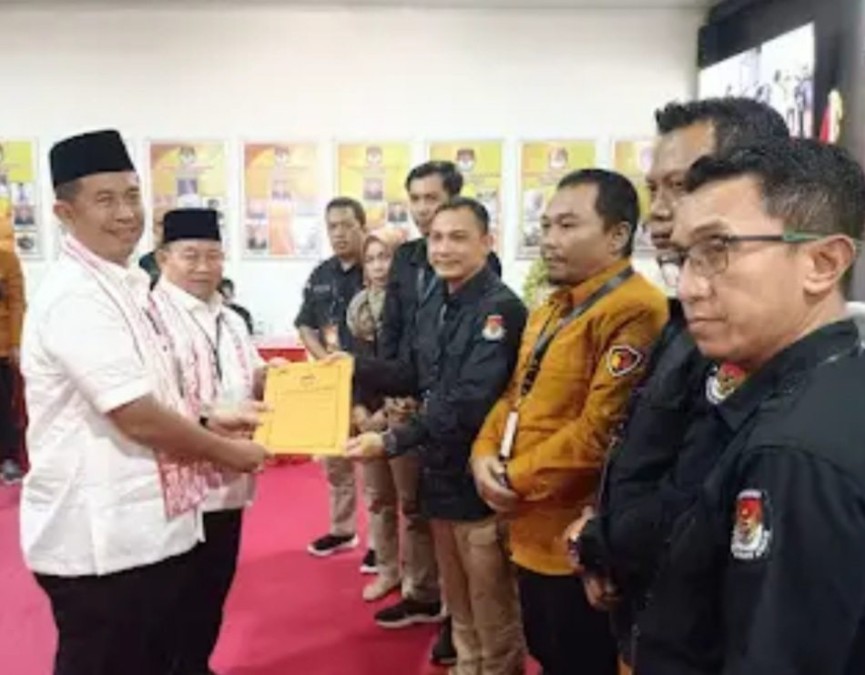 KPU Lubuklinggau Terima Berkas Pendaftaran Paslon HRW – Imam Senen