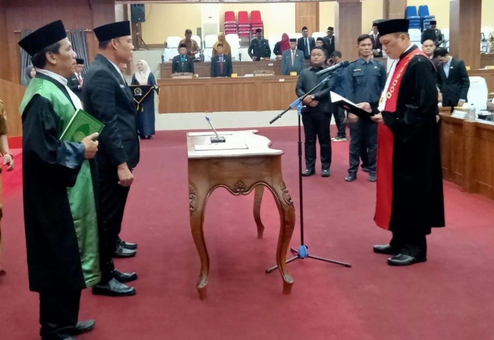 Sidang Paripurna Tetapkan Firdaus Cek Ola Ketua DPRD Periode 2024-2029