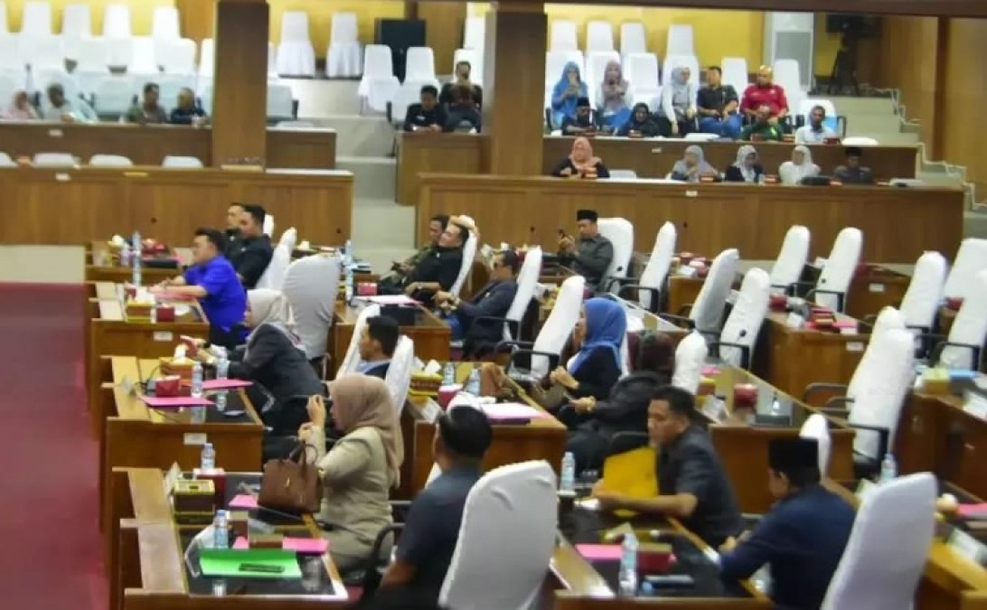 Paripurna DPRD Musi Rawas Tetapkan 13 Raperda