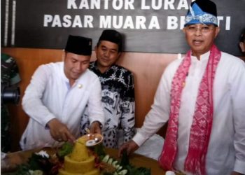 Tumpeng Untuk Bupati Mura