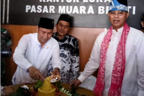 Tumpeng Untuk Bupati Mura