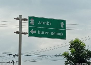 Rambu Penunjuk Arah Bikin Bingung