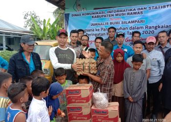 Berbagi Kasih, Insan Pers Anjangsana ke Panti Asuhan