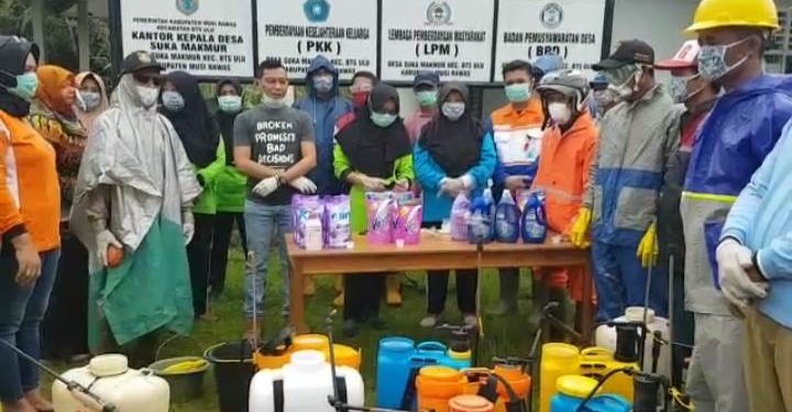 Desa Suka Makmur Galakkan Penyemprotan Disinfektan