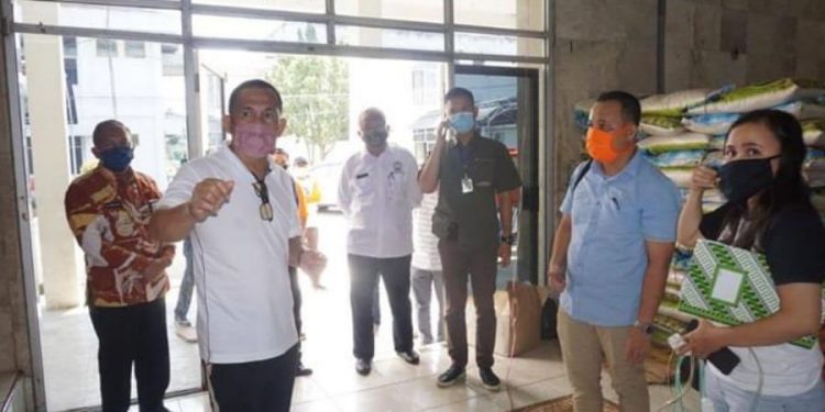 Pastikan Sembako Siap Disalurkan, Wako-Wawako Tinjau Gudang Sembako