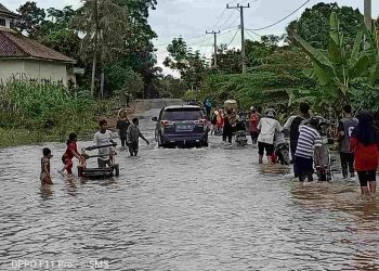 Diguyur Hujan Semalaman, Jalan Penghubung Kecamatan Terendam Banjir