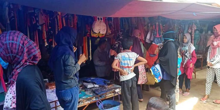 Jelang Lebaran, Pasar Megang Sakti Ramai Pengunjung