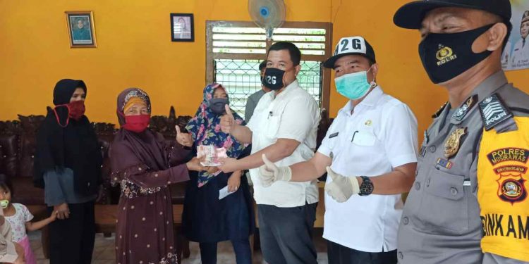 Pemdes Sadar Karya Salurkan BLT DD Untuk Dua Bulan