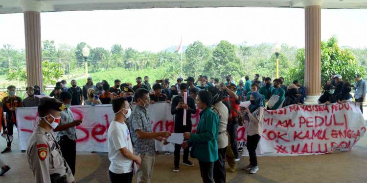 Skorsing 9 Mahasiswa Dinilai Ciderai Demokrasi