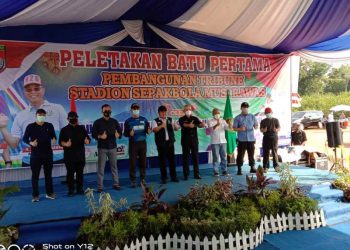 Mura Bangun Stadion Standar FIFA