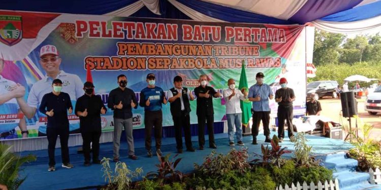 Mura Bangun Stadion Standar FIFA