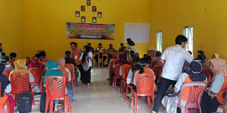 Lurah Selangit Gelar Bimtek Bagi UKM