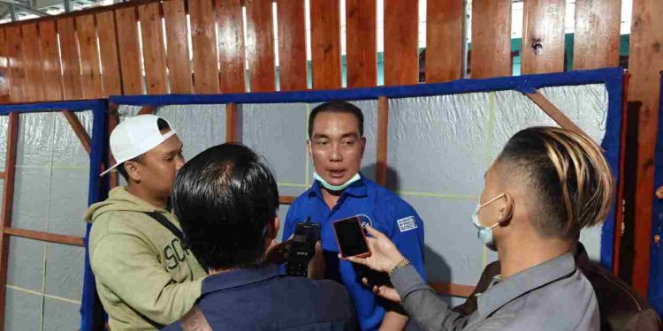 Reses Fauzi H Amro Bantu Pedagang Kios dan Sopir Angkot