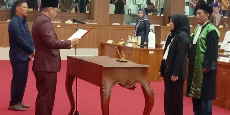 Paripurna DPRD Mura Pengambilan Sumpah PAW Vera Opiana