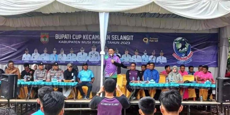Turnamen Sepak Bola Bupati Cup Tingkat Kecamatan Selangit Resmi Dibuka