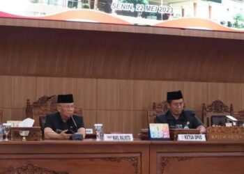 Rapar Paripurna DPRD Kota Lubuklinggau Mendengarkan Pandangan Umum Fraksi