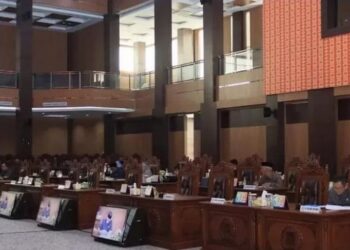 Rapat Paripurna DPRD Kota Lubuklinggau Mendengarkan Raperda dan APBD 2024