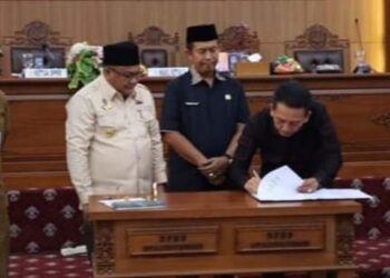 H Rodi Wijaya Pimpin Rapat Paripurna Penetapan “Propemperda”