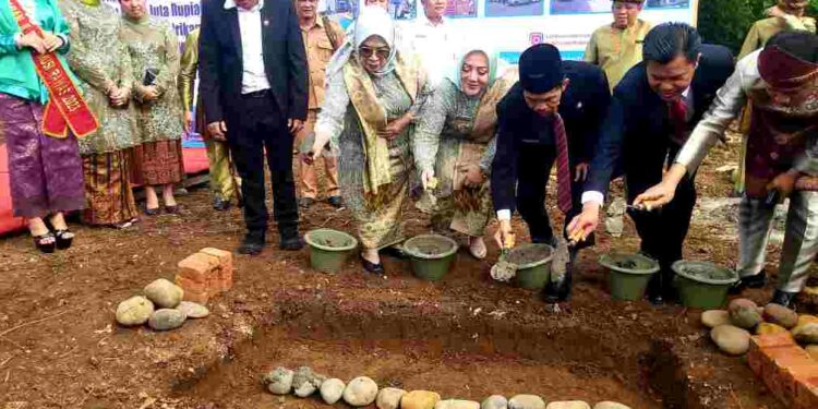 Bupati dan Wakil Bupati Mura Lakukan Peletakan Batu Pertama Pembangunan Kantor BSB