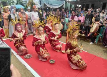 Sanggar Benuang Sakti Meriahkan Pernikahan Asih Yuniar dan Fredy Guntara