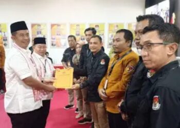 KPU Lubuklinggau Terima Berkas Pendaftaran Paslon HRW – Imam Senen
