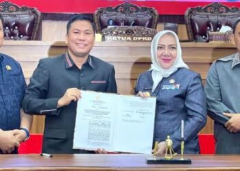 DPRD Musi Rawas Sahkan Raperda Pertanggungjawaban Pelaksanaan APBD 2023 Menjadi Perda