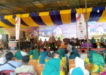 Antusias Masyarakat TPK Sambut Kedatangan Bupati Hj Ratna Machmud