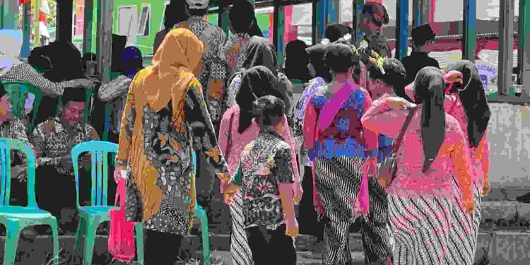 HUT ke 43, Desa Trimukti Gelar Tradisi Sedekah Bumi