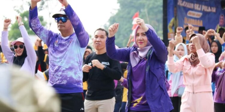 Bupati Musi Rawas Meriahkan Senam Bugar 2024 di Danau Aur