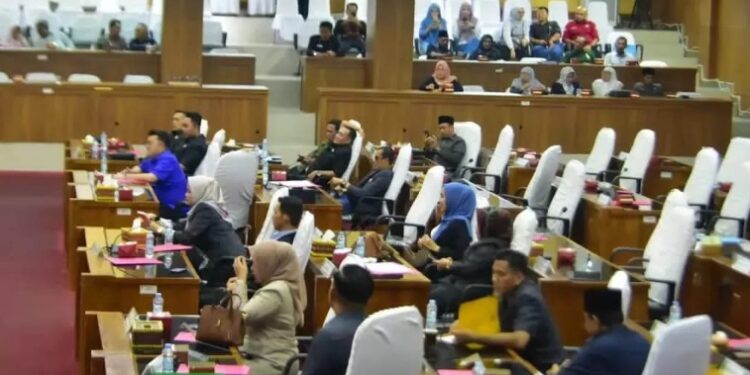 Paripurna DPRD Musi Rawas Tetapkan 13 Raperda