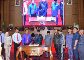 DPRD Bersama Kejari Musi Rawas Tandatangani MoU Tentang Penanganan Hukum Bidang Perdata dan Hukum Tata Usaha Negara